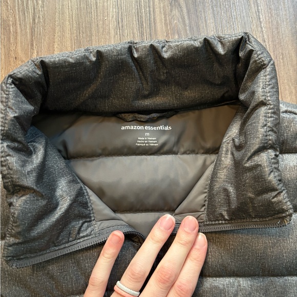 Amazon Essentials Puffer Jacket - Picture 7 of 12